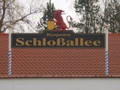 Schloßallee und Schloßcafé Haag