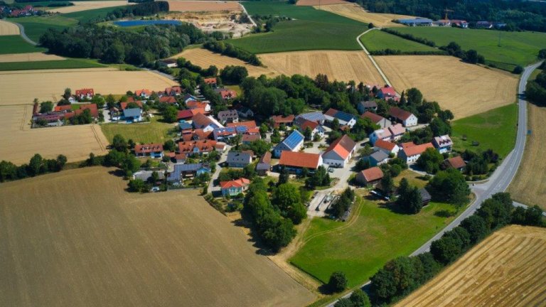 Grossansicht in neuem Fenster: Luftbildaufnahmen Zolling - Anglberg (1/4)